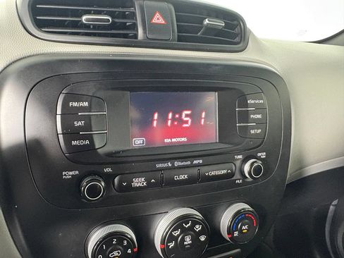 Used 2015 Kia Soul + FWD image 23