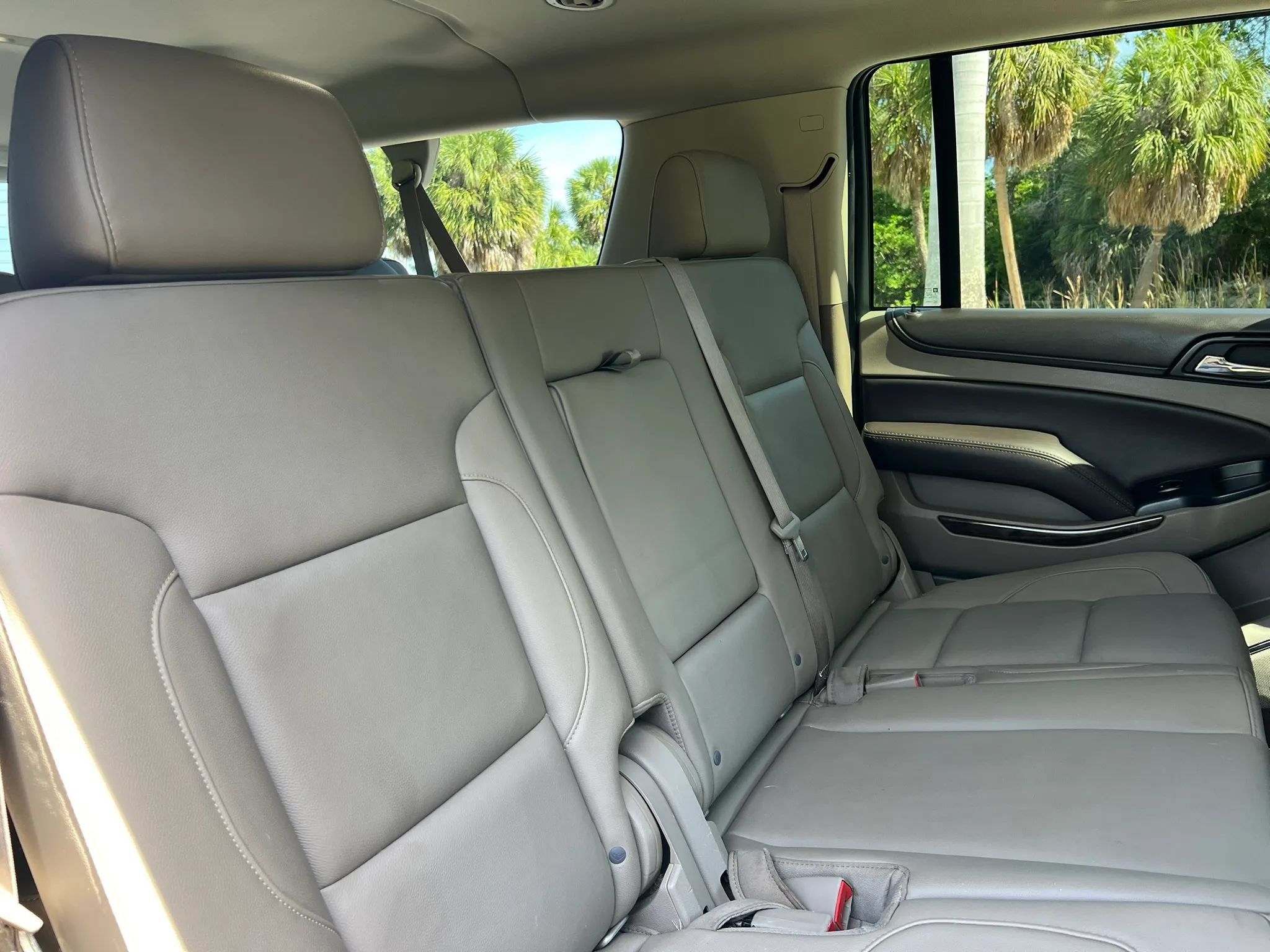 Used 2016 Chevrolet Suburban LT RWD image 27