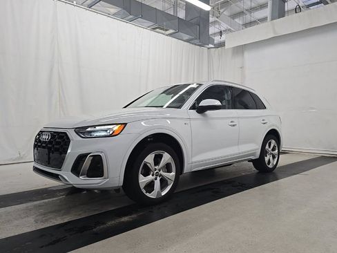 Used 2023 Audi Q5 2.0T Premium Plus w/ Premium Plus Package AWD/4WD image 2