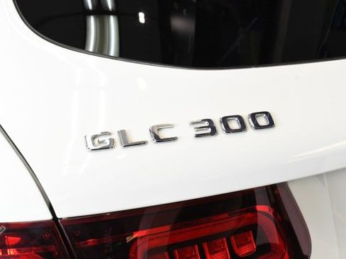 Used 2021 Mercedes-Benz GLC 300 4MATIC w/ AMG Line image 15