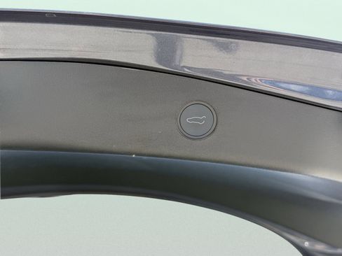 Used 2023 Tesla Model 3 Standard Range image 19