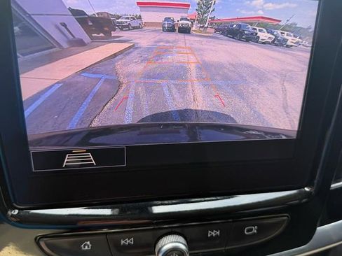Used 2020 Chevrolet Traverse LT FWD image 17