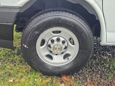 New 2025 Chevrolet Express 2500 Extended image 40