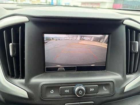 Used 2024 GMC Terrain SLE AWD/4WD image 17