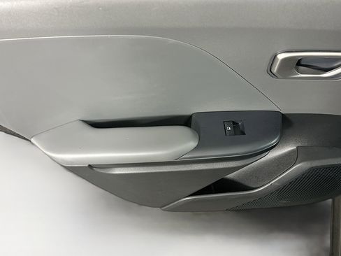 Used 2025 Kia K4 LXS image 25