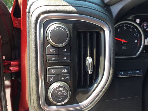 Used 2019 Chevrolet Silverado 1500 High Country w/ Technology Package image 13