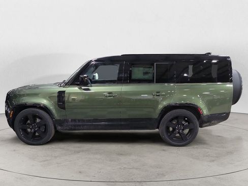 New 2026 Land Rover Defender 130 X-Dynamic SE image 2