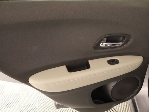 Used 2022 Honda HR-V LX image 15