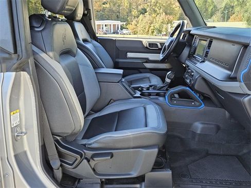 Certified 2022 Ford Bronco Black Diamond w/ Sasquatch Package image 16