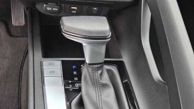 Used 2026 Hyundai Elantra SE FWD image 23