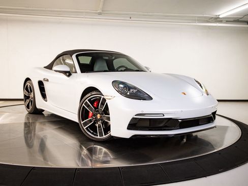 Certified 2024 Porsche 718 Boxster S RWD image 9