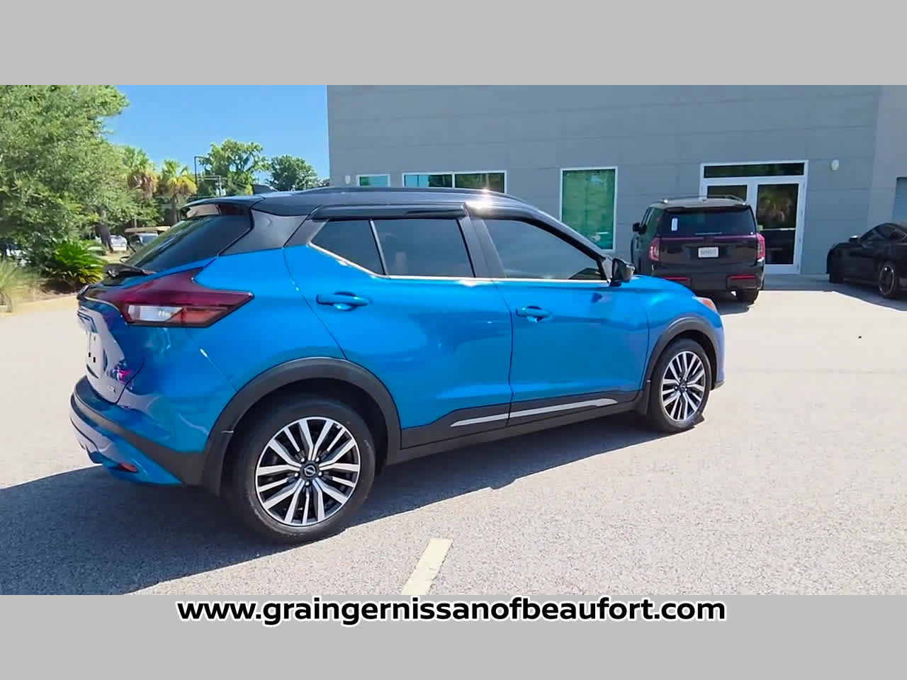Used 2023 Nissan Kicks SR w/ SR Premium Package FWD image 33