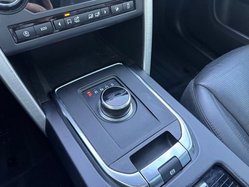 Used 2018 Land Rover Discovery Sport HSE image 22