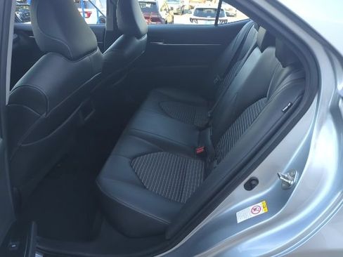 Used 2019 Toyota Camry SE FWD image 12