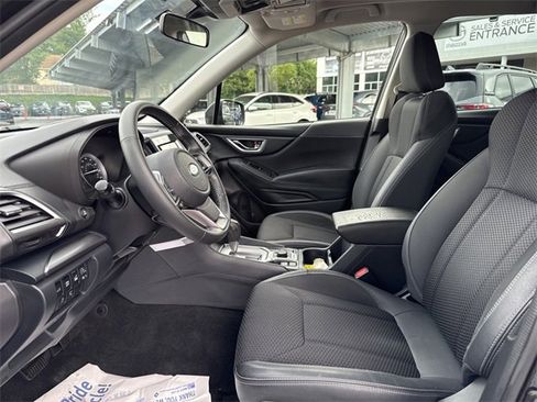 Used 2022 Subaru Forester Premium image 21