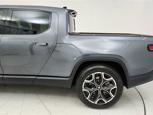 Used 2025 Rivian R1T Adventure image 10