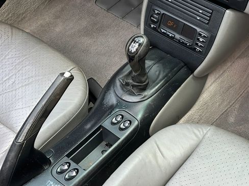 Used 2002 Porsche Boxster RWD image 32