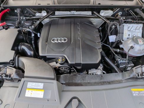 Certified 2025 Audi Q5 2.0T Premium w/ Convenience Plus Package image 34