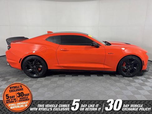 Certified 2021 Chevrolet Camaro LT w/ RS Package image 3