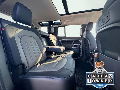 Used 2022 Land Rover Defender 110 X-Dynamic SE image 27