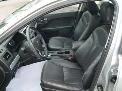 Used 2009 Mercury Milan Premier image 5