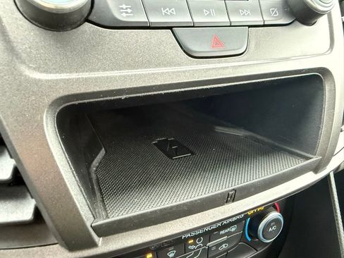 Used 2019 Ford Transit Connect XLT image 21