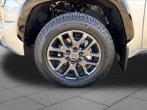 Used 2024 Toyota Tundra Platinum AWD/4WD image 11