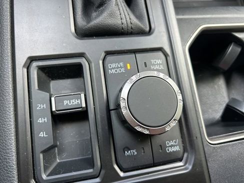 Used 2024 Toyota Tundra Limited AWD/4WD image 23