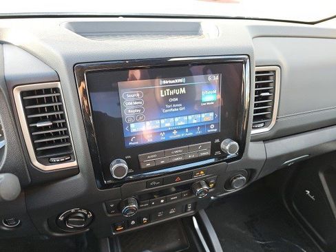 Used 2024 Nissan Frontier SL w/ Technology Package image 21