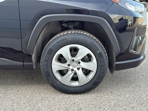 Used 2021 Toyota RAV4 LE image 29