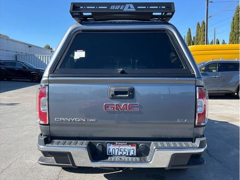 Used 2018 GMC Canyon SLE w/ SLE Convenience Package image 4