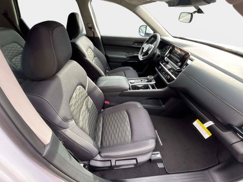 New 2025 Nissan Pathfinder SV image 27