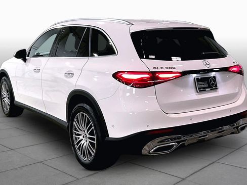 Used 2025 Mercedes-Benz GLC 300 4MATIC image 12
