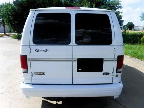 Used 2000 Ford E-150 and Econoline 150 RWD image 10