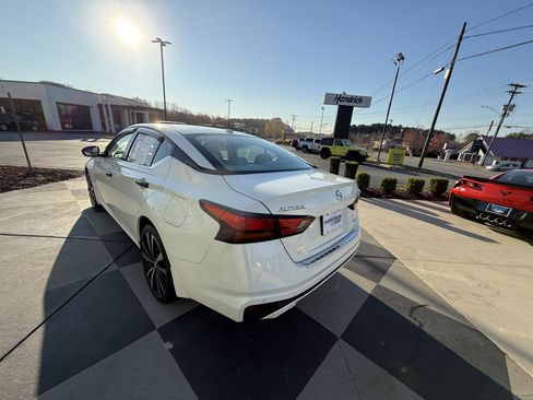 Used 2021 Nissan Altima 2.5 Platinum image 7