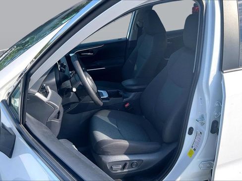 Used 2024 Toyota RAV4 XLE FWD image 25