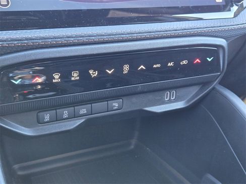 New 2026 Jeep Cherokee Overland image 15