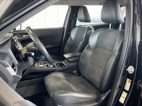Used 2022 Mitsubishi Outlander SE FWD image 3