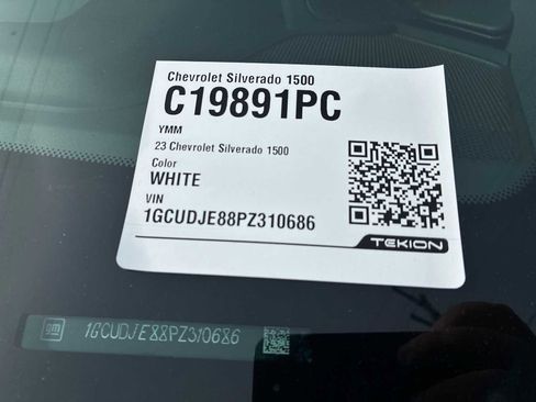 Used 2023 Chevrolet Silverado 1500 High Country w/ Technology Package image 35