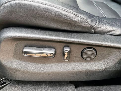 Used 2017 Honda CR-V Touring image 48