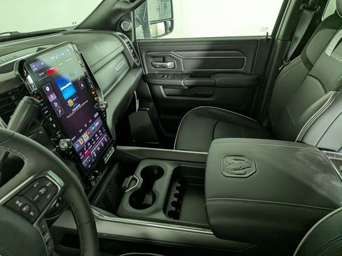 New 2026 RAM 3500 Laramie AWD/4WD image 26