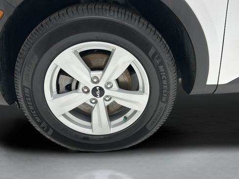 Used 2022 Kia Sorento LX AWD/4WD image 8