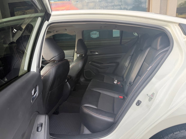 Used 2022 Nissan Altima 2.5 SR w/ Midnight Edition Package FWD image 12