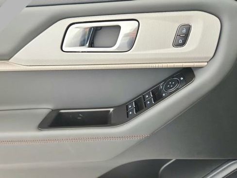 New 2026 Ford Explorer Active AWD/4WD image 19
