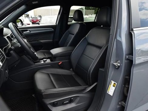 Certified 2023 Volkswagen Atlas Cross Sport SE w/ Black Wheel Package AWD/4WD image 19