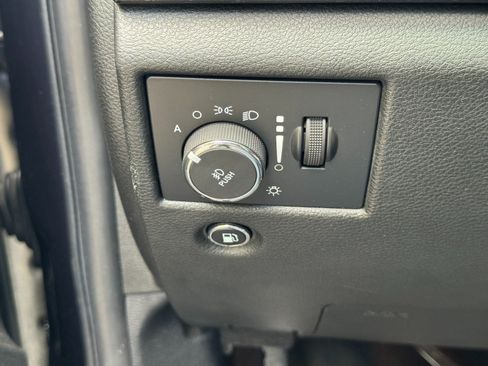 Used 2015 Jeep Grand Cherokee Altitude AWD/4WD image 17