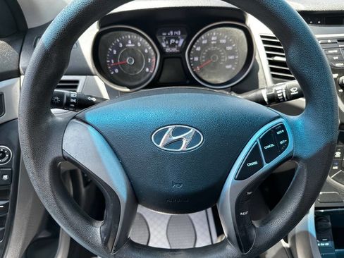 Used 2016 Hyundai Elantra SE image 14