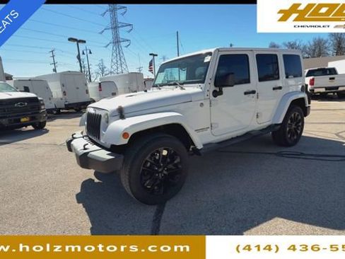 Used 2014 Jeep Wrangler Unlimited Sahara w/ Connectivity Group image 4