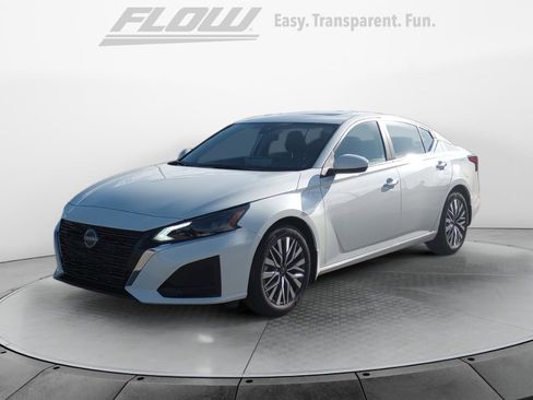 New 2025 Nissan Altima 2.5 SV w/ SV Premium Package image 3