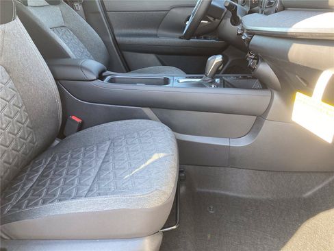 New 2026 Nissan Kicks SV w/ SV Premium Package FWD image 32